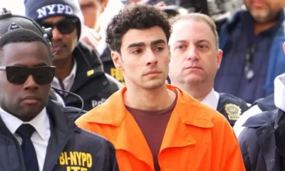 Luigi Mangione surge em tribunal de NY antes de julgamento por morte de CEO