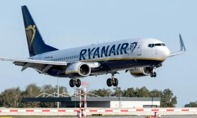 Relatório aponta falha em motor como causa de passageiro ser sugado para fora de avião