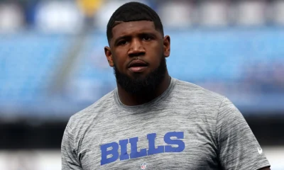 Joe Brady, técnico do Buffalo Bills, presta apoio a Ed Oliver após tragédia familiar com filho de 2 anos