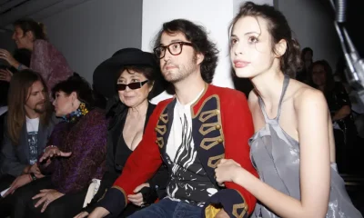 Nasce Aurelius, o primeiro neto de John Lennon e Yoko Ono, filho de Sean Ono Lennon e Charlotte Kemp Muhl