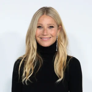 Gwyneth Paltrow: O Vestido "Rica Mãe" que Custa Apenas R$ 90 e Conquistou a Web