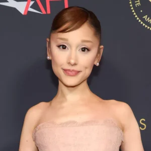 Ariana Grande Faturo Mais de R$ 550 Milhões com a "Eternal Sunshine Tour"
