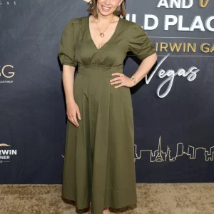 Bindi Irwin comemora 20 anos da morte do pai, Steve Irwin, e revela como filha de 5 anos o conhece: 'Nosso super-herói'