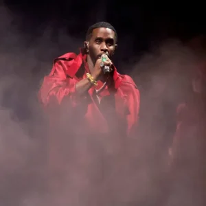 Diddy Pode Processar NewsNation por Alegações de Óleo de Bebê com Drogas em Casos de Assédio Sexual, Juiz Decide