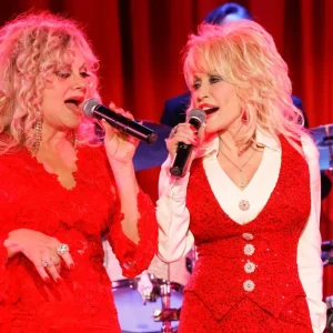 Stella Parton Clama por Compaixão Após Morte de Dolly Parton, Critica Conteúdo Falso e "Garbage AI"