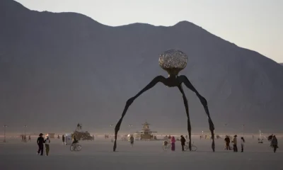 Tragédia no Burning Man: Participante Morre Após Emergência Médica em Festival Nevada; Chuvas Intensas Causam Caos