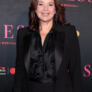 Ana Navarro de 'The View' pede 'graça' aos fãs com Botox vencido e raízes grisalhas antes da estreia da 30ª temporada