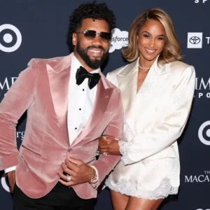 Ciara Grávida de Quinto Bebê com Russell Wilson: Cantora Revela Barriga e Emociona Fãs com Anúncio