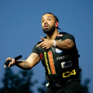 Drake Choca Fãs com Novo Teaser Misterioso: Novo Projeto 'Fear of Missing Out' Chega em Breve com Mensagem Profunda