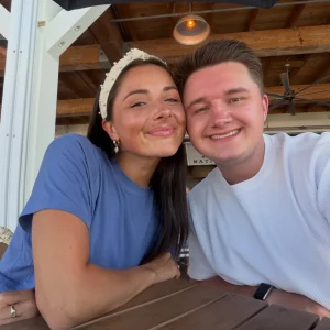 Reece Weaver, ex-cheerleader dos Cowboys, revela planos de família após comprar casa dos sonhos com marido Will: "Queremos criar raízes"