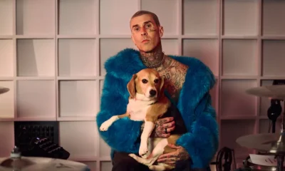Travis Barker, do Blink-182, Abraça Adoção de Animais de Abrigo e Dieta Vegana em Nova Campanha: 'Faça o Bem'