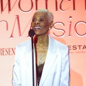 Dionne Warwick, Mya e Saweetie se unem em hino pela paz: "One Heart Can Change the World" celebra o Dia Mundial da Paz