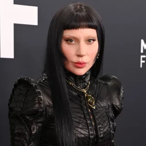 Lady Gaga: A Jornada Surpreendente e Difícil para a Maternidade Revelada