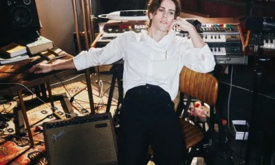 Yes Boone assina com gravadora gigante e prepara álbum de estreia com influências globais e vocais próprios