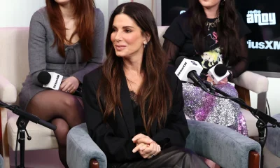 Sandra Bullock Usa Bolsa Crescente Estilosa de R$ 100 Que Está Virando Sensação e Alternativa Perfeita para Crossbody