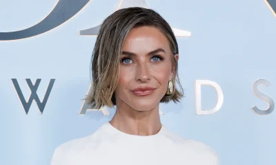 Julianne Hough Revela Jeans Baggy com Barra Dobrada: O Segredo Chic Que Achata Cinturas e Emagrece Pernas Curtas por Apenas R$ 150