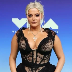 Bebe Rexha revela apoio de Taylor Swift após estilistas a rejeitarem para o Grammy