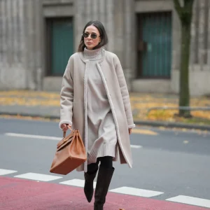 Vestidos de Tricô Soltinhos para o Outono: 17 Modelos Elegantes que Combinam com Botas, Mocassins e Mais
