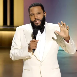 Anthony Anderson Retorna Triunfante para Apresentar o Soul Train Awards 2026 em Chicago, Celebrando o Legado Cultural e Musical Negro