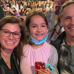Legista revela causa da morte da filha de 13 anos do ator Chad Lowe: suicídio