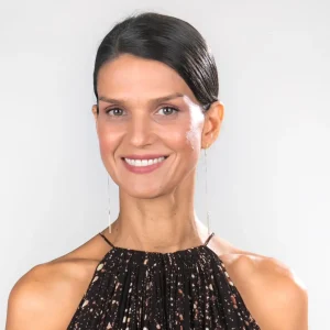 Karina Zeviani, ex-The Voice Brasil, morre aos 51 anos após luta contra o câncer