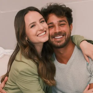 Larissa Manoela revela detalhe inusitado que considera sedutor na relação com André Luiz Frambach