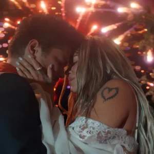 Drake Reage a Karol G como "Julieta" de Bruno Mars em "Dance With Me": "Este cara é rápido!"
