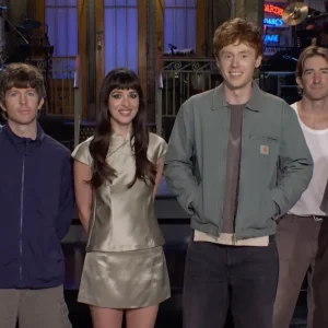 Turnstile Incendeia Palco do SNL com Performance Explosiva de "Birds" e "Never Enough", Conquistando Fãs e Críticos