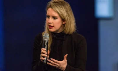 Protesto 'Libertem Elizabeth Holmes' Ganha Força em Nova York com Documentário Revelador