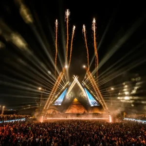 Festival Starlight em Giza: Pirâmides se Tornam Palco Histórico para Música Eletrônica com Artistas Globais e Turistas de 114 Países