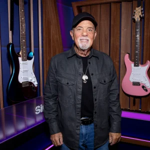 Billy Joel revela diagnóstico de distúrbio cerebral e suspende shows e direção: "Não posso dirigir agora"