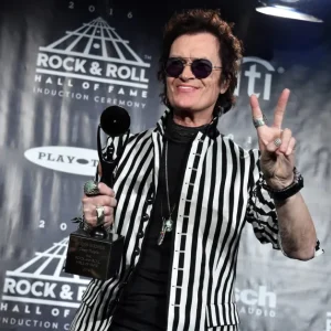 Glenn Hughes, Ícone do Rock, Recebe Alta Após Cirurgia Cardíaca de 10 Horas e Envia Mensagem de Otimismo aos Fãs