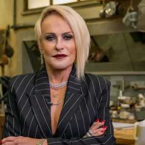 Ana Maria Braga revela aborto, fala sobre sexo na 3ª idade e atração por mulheres