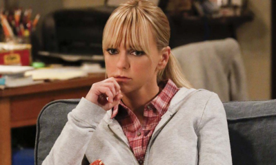 Anna Faris se emociona com declarações de Chuck Lorre e desabafa sobre sobriedade