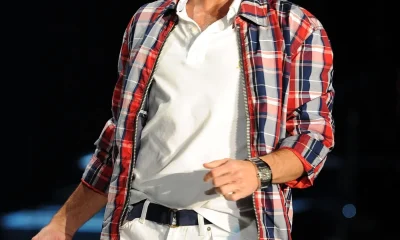 Louis van Amstel defende Carrie Ann Inaba em polêmica de 'lifts' no Dancing With the Stars e comenta suspensão de Val Chmerkovskiy