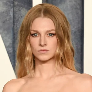 Hunter Schafer, de Euphoria, revela cirurgia de afirmação de gênero e detalhes da recuperação