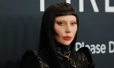 Lady Gaga tranquiliza fãs sobre novos álbuns após maternidade: "Não se preocupem"