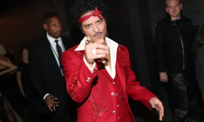 Bruno Mars Quebra Recorde Histórico: "I Just Might" Domina o Topo das Paradas R&B/Hip-Hop por 32 Semanas