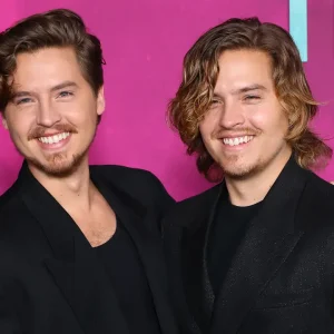 Dylan Sprouse revela descoberta chocante: 'Eu e Cole somos filhos de incesto!'