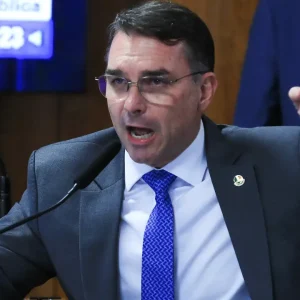 PF pede investigação sobre Flávio Bolsonaro e suspeita de sócio oculto em plataforma de apostas