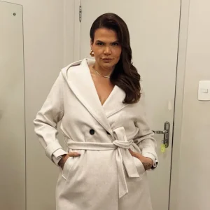 Thais Carla celebra corpo com excesso de pele após perder 120 kg: "Me sentindo gostosa"