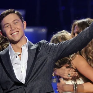 Scotty McCreery: O Fenômeno do 'American Idol' Que Dominou as Paradas Country com 'Clear as Day'
