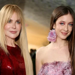 Filha de Nicole Kidman rebate críticas de "nepo baby" após capa da Vogue Alemanha