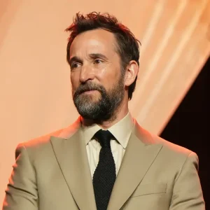 Noah Wyle, o Homem Mais Sexy do Mundo, revela reação inusitada dos filhos