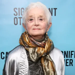 Barbara Barrie, atriz indicada ao Oscar, morre aos 95 anos por meio de morte medicamente assistida