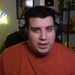 Dedeco, youtuber de games, morre aos 33 anos; esposa grávida lamenta perda