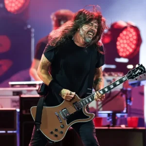 Foo Fighters Fecham Semana no Kimmel com Cover Surpreendente de "Baker Street" de Gerry Rafferty