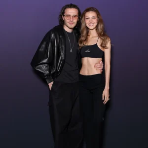 Brooklyn Beckham defende Nicola Peltz de "haters" e revela "obsessão" pela esposa perfeita: "Não me importo"