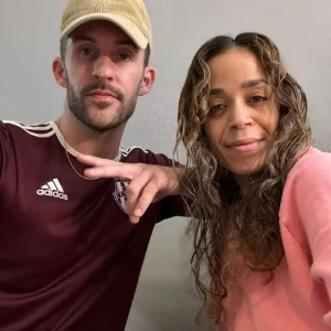 Irmã de Escritor do SNL, Christina Downer, é Assassinada: Suspeitos, Incluindo o Namorado, são Presos em Los Angeles