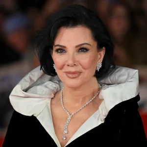 Kris Jenner: O Conjunto de Lounge "Rico" que Custa R$ 200, Mas Achamos um Duplo por R$ 40 na Amazon